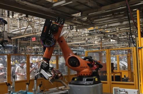 新车 企业动态 > 详情 在汽车制造行业,工业机器人成为制造工艺精密度